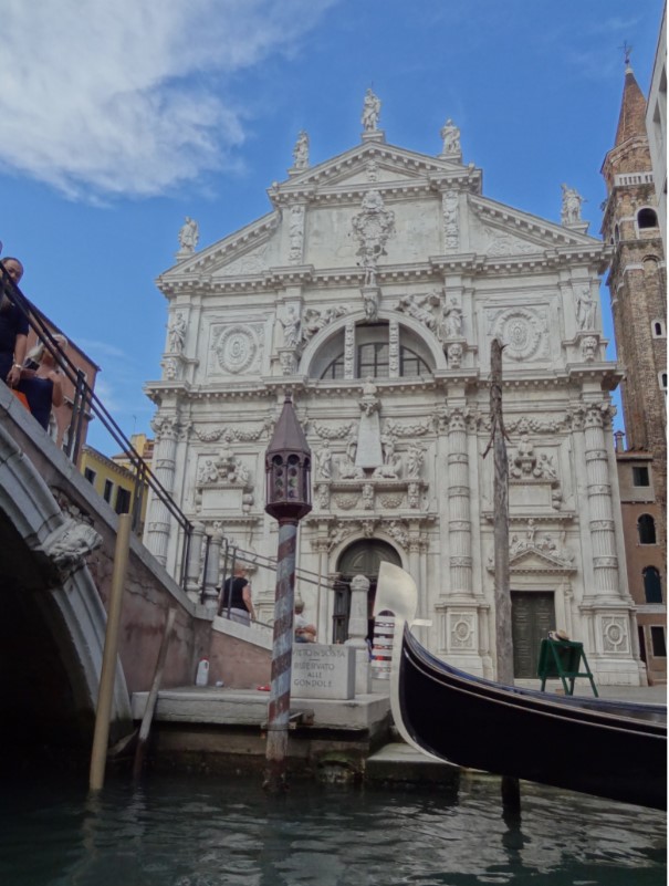 A large white building
Description automatically generated