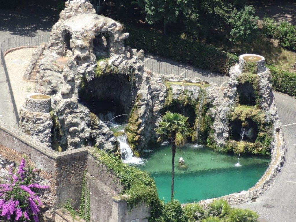 A close up of a rock
Description automatically generated